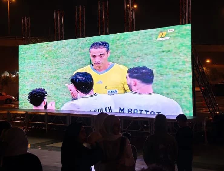 بث على شاشة خارجية